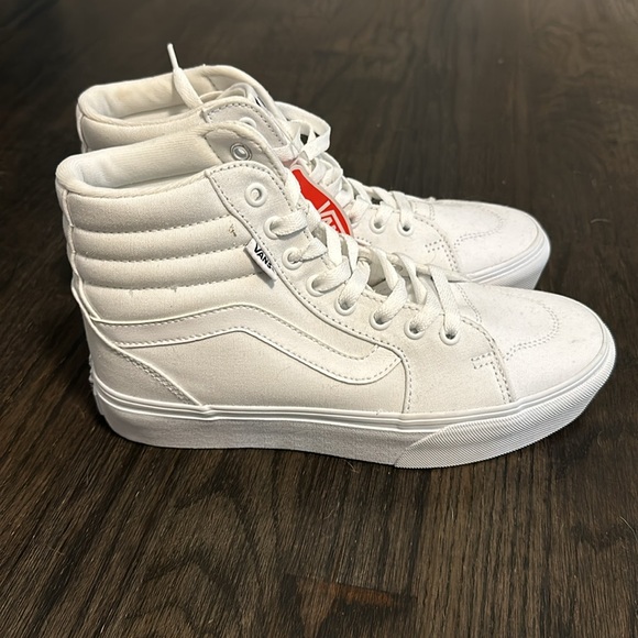 Vans - Picture 2 of 4